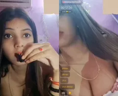 Sexy cute girl showing her full nude body parts in clip