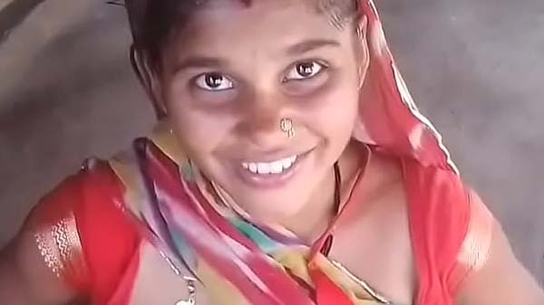 Pados ke devar ke sath bhabhi ki mast chudai ki MMS video