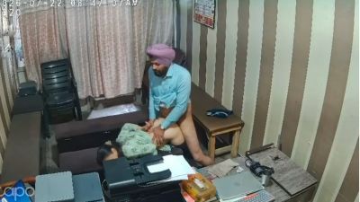 Punjabi boss fucks his innocent employee his office